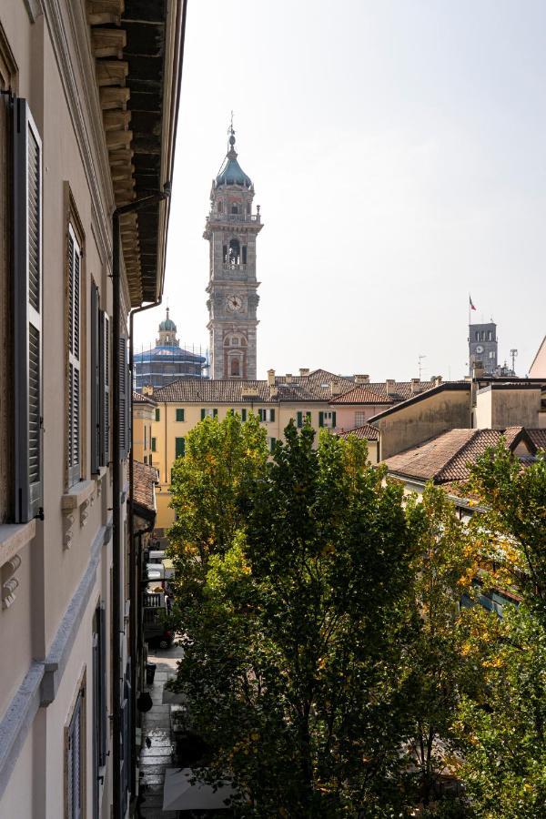 Varese Suites Exterior photo