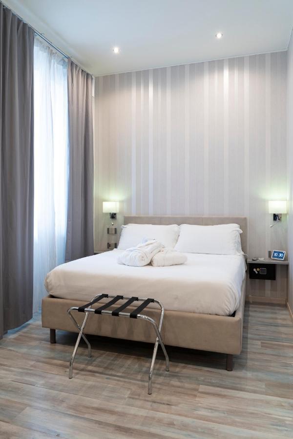 Varese Suites Exterior photo